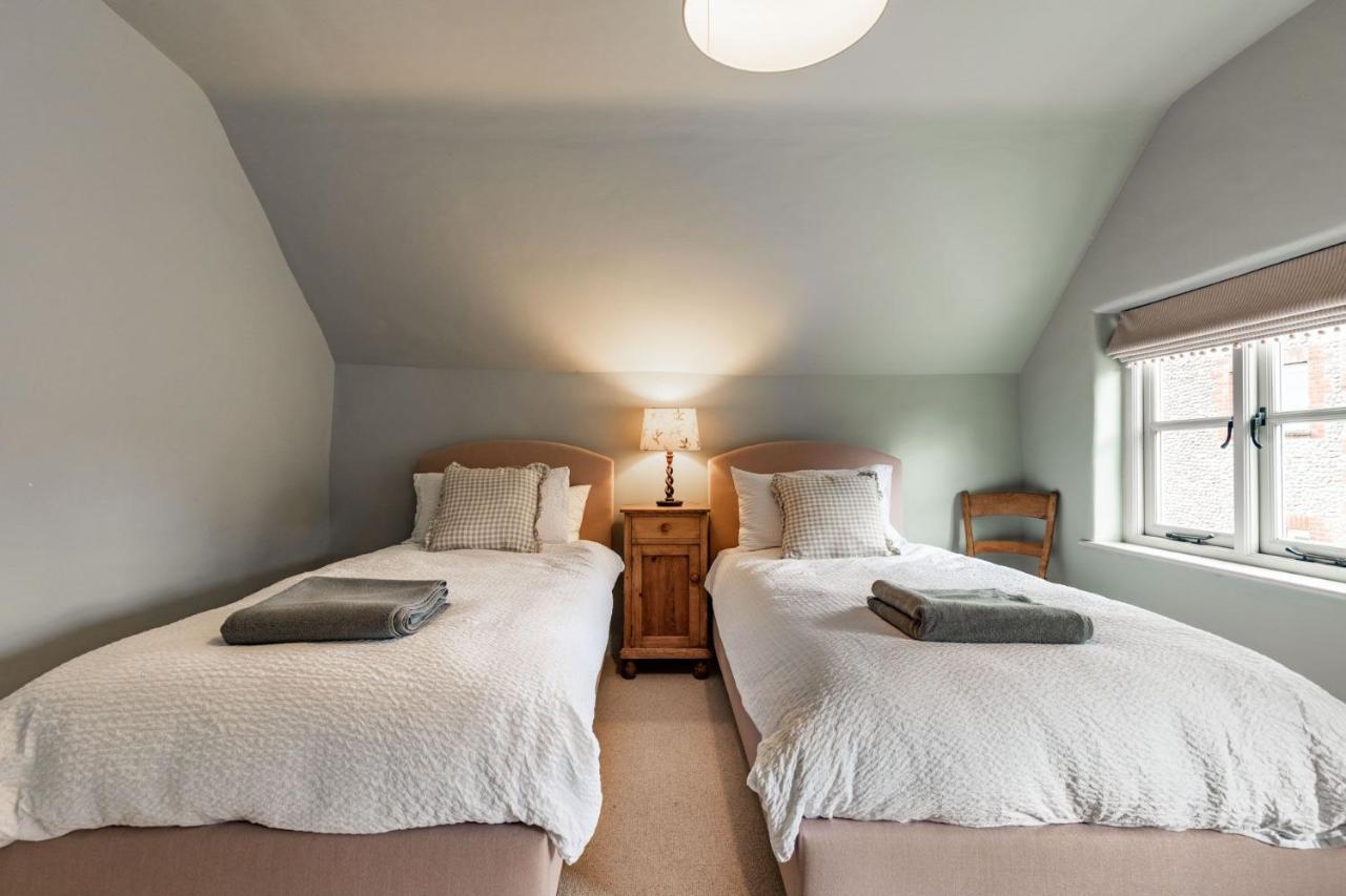 Host & Stay - White End Salthouse Екстер'єр фото